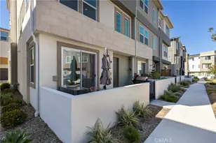 27566 Sanctuary Ct, Valencia, CA 91381 - Photo 2