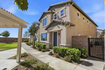 16183 Juno Way #6, Fontana, CA 92336 - Photo 4