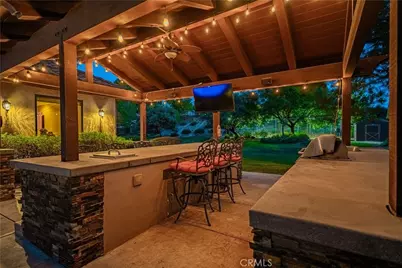 41945 Calle Contento, Temecula, CA 92592 - Photo 14