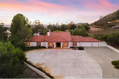 39555 Avenida Bonita, Murrieta, CA 92562 - Photo 6