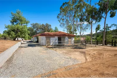 39555 Avenida Bonita, Murrieta, CA 92562 - Photo 48