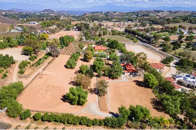 39555 Avenida Bonita, Murrieta, CA 92562 - Photo 2