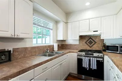 39555 Avenida Bonita, Murrieta, CA 92562 - Photo 42