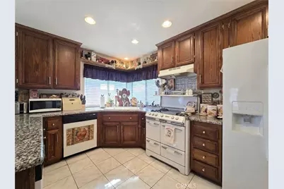39800 Highbury, Murrieta, CA 92563 - Photo 12
