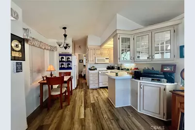 1295 S Cawston Avenue #422, Hemet, CA 92545 - Photo 2