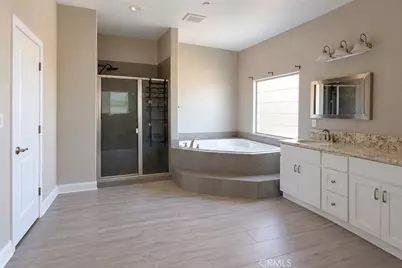 14070 Mission, Oak Hills, CA 92344 - Photo 10