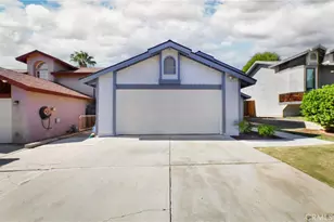 2712 Sunview, Bakersfield, CA 93306 - Photo 2