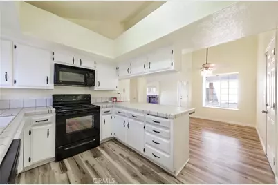 2712 Sunview, Bakersfield, CA 93306 - Photo 12