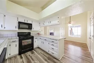 2712 Sunview, Bakersfield, CA 93306 - Photo 12