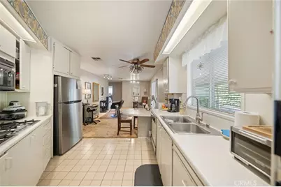 29945 Via Magnolia, Murrieta, CA 92563 - Photo 14