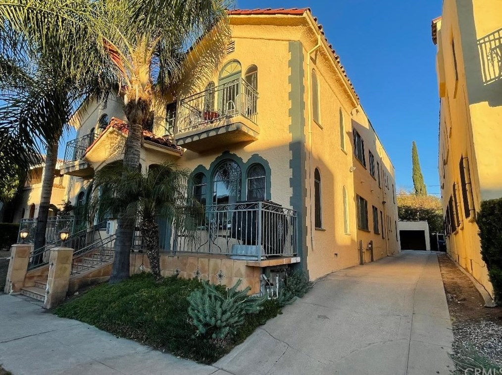 424 Gardner St, Los Angeles CA  90036-5731 exterior