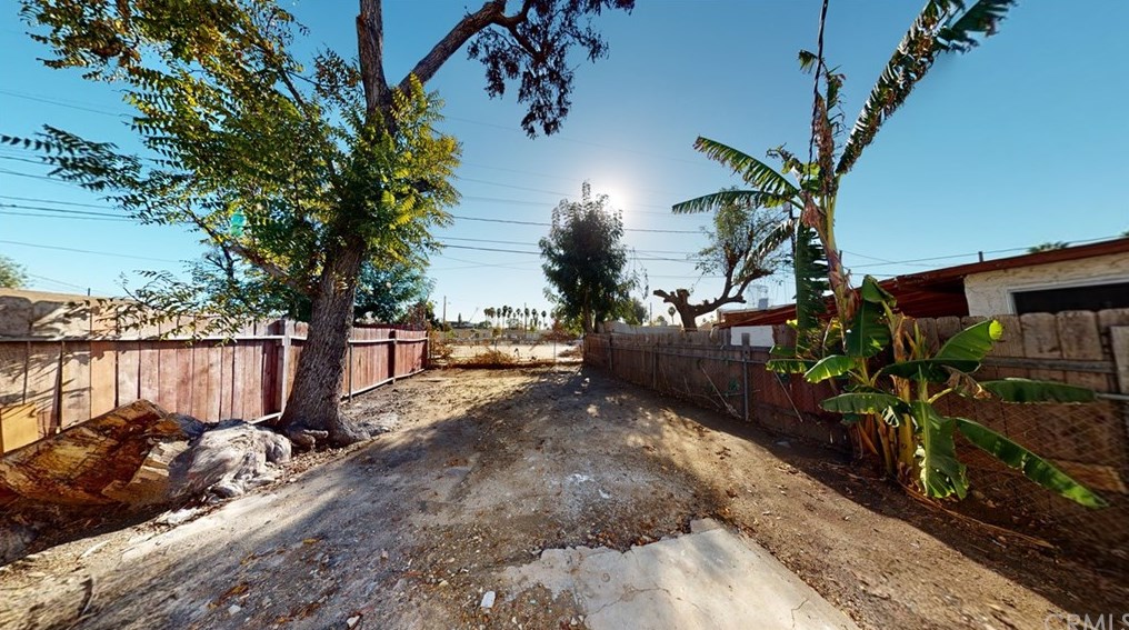 11824 167th St, Artesia CA  90701-1819 exterior
