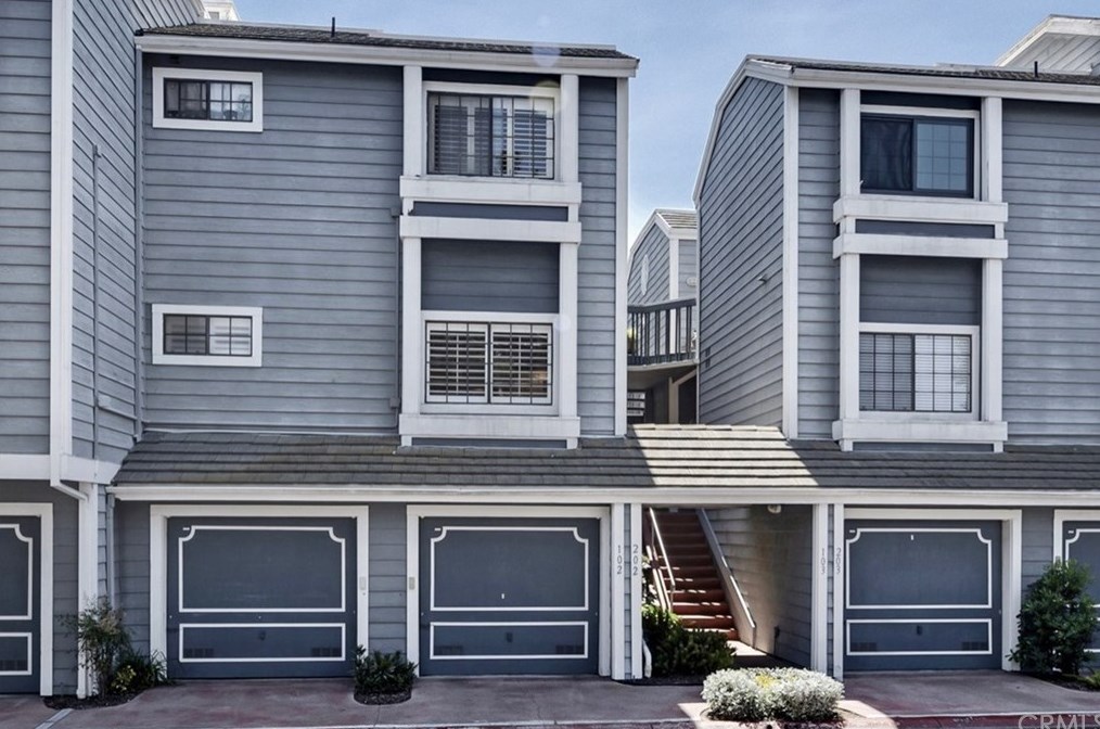 8182 Cape Hope Cir, Huntington Beach, CA 92646-4477