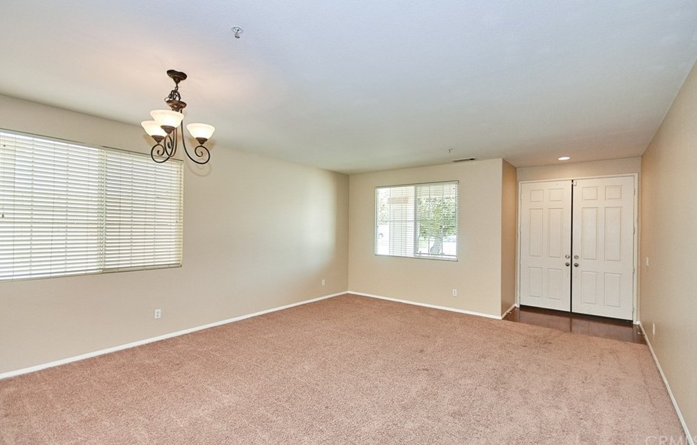 5916 Wilshire Dr, Fontana, CA 92336-5696