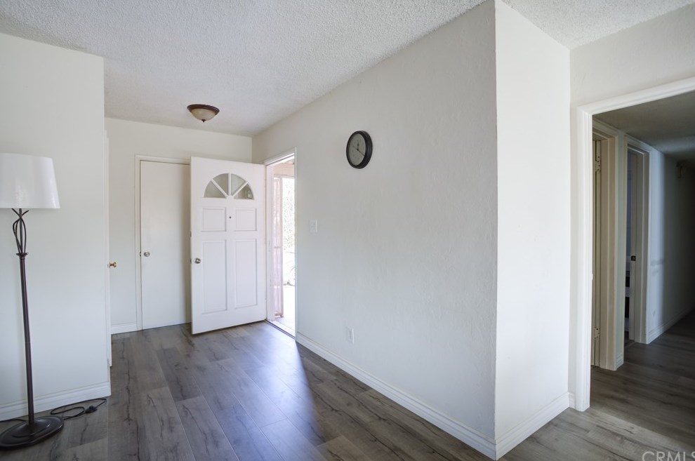 7616 Palmetto Ave, Fontana, CA 92336-2129