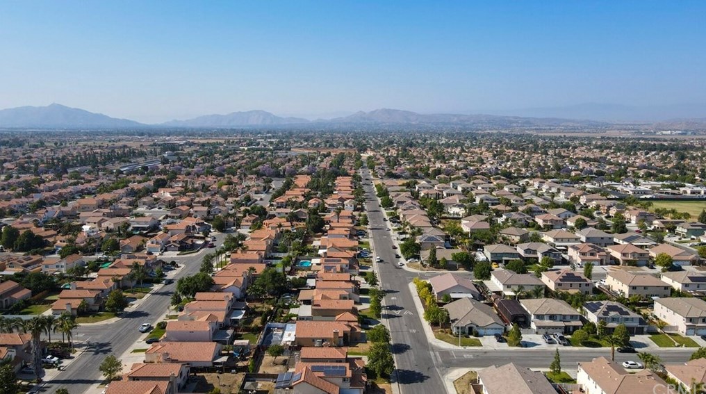 25212 Pebble Creek Way, Moreno Valley CA 92551-2589 exterior