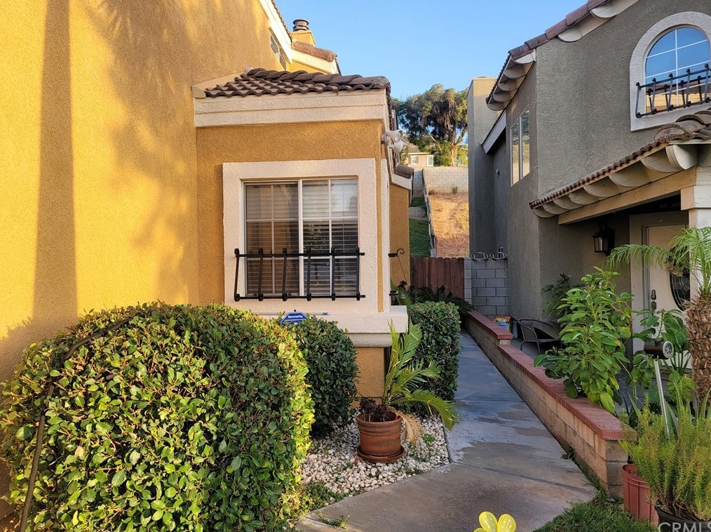 16429 Golden Tree Ave, Fontana, CA 92337-0858
