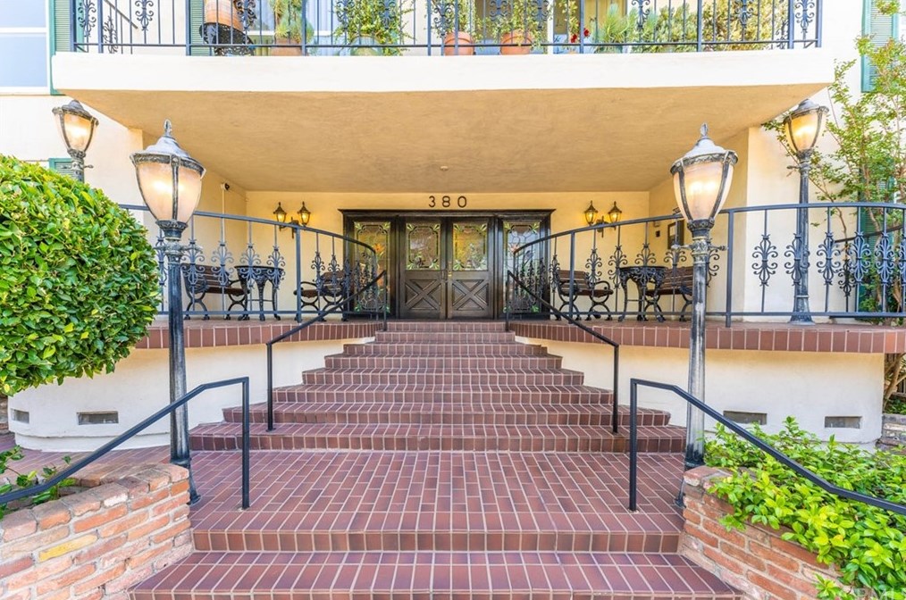 380 S Euclid Ave #103, Pasadena, CA 91101