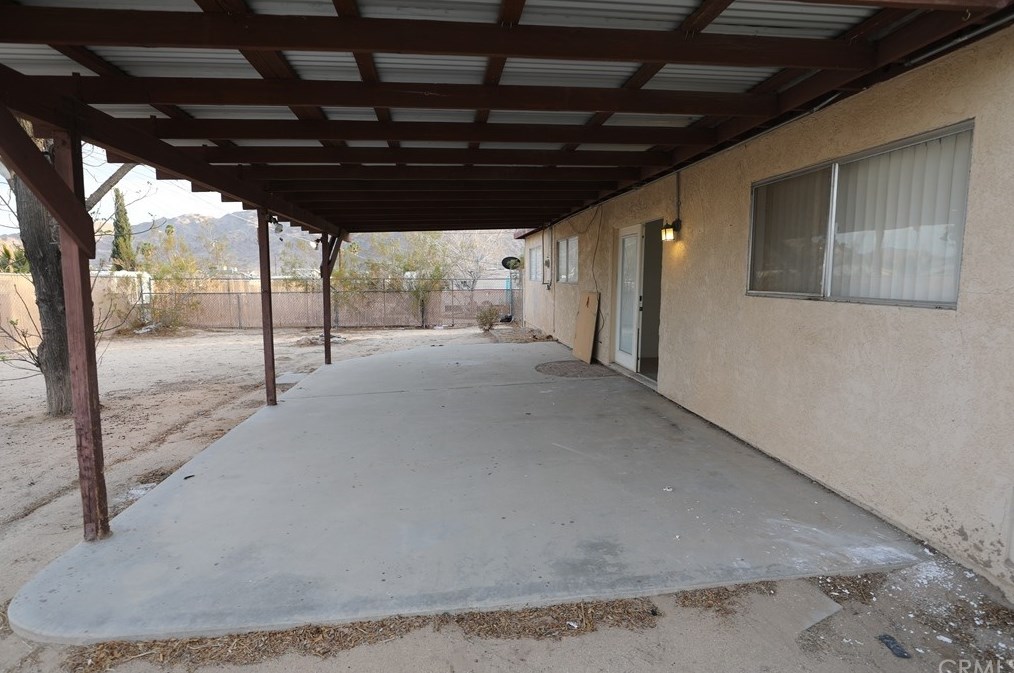 5995 Morongo Rd, Twntynine Plm CA  92277-2051 exterior