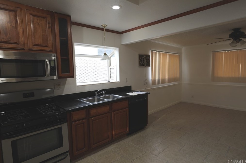5995 Morongo Rd, Twntynine Plm, CA 92277-2051