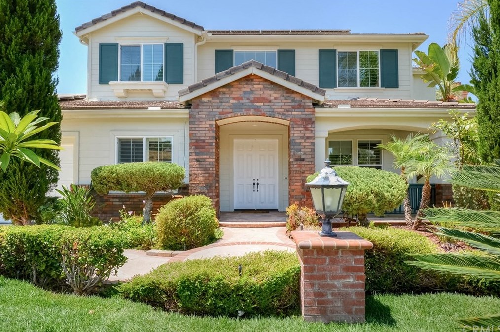 17171 Grove Dr, Riverside, CA 92503