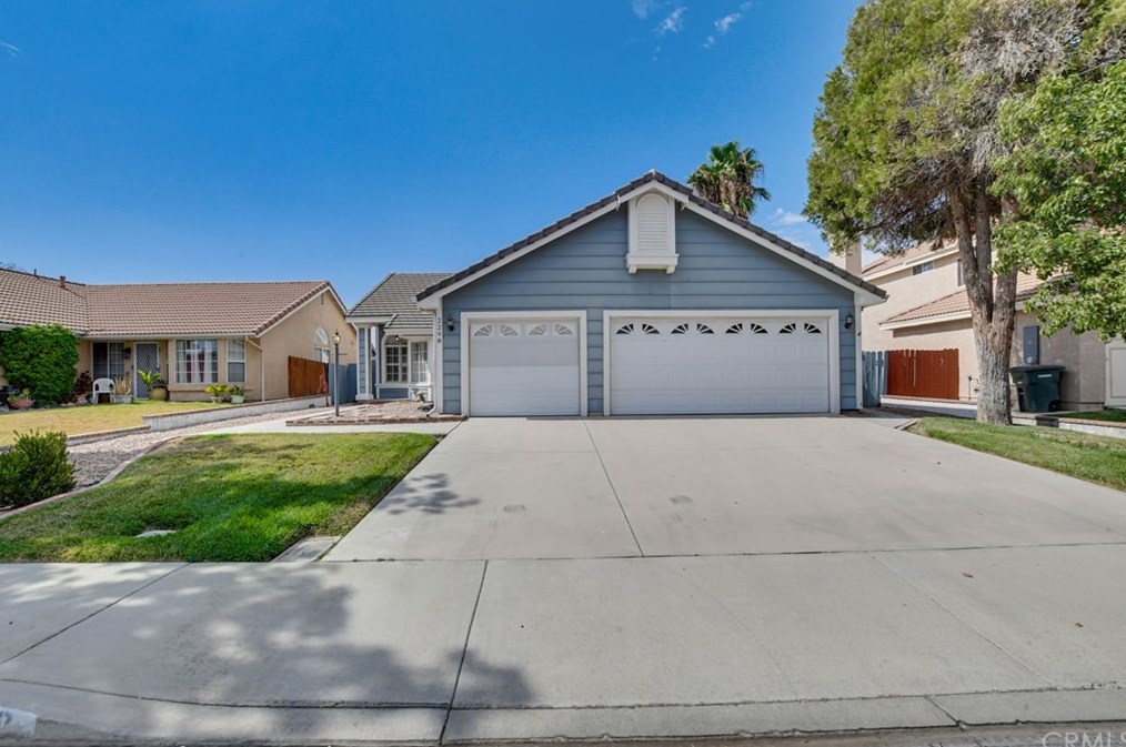 2298 Begonia Ct, Hemet, CA 92545-5619