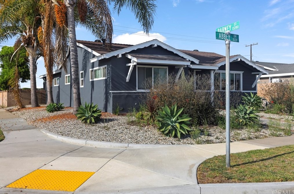 5781 Abbey Dr, Westminster, CA 92683-2401