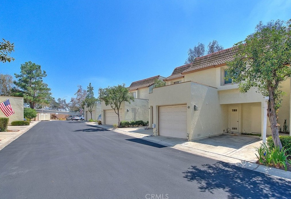 866 Endicott Dr, Claremont, CA 91711-2983