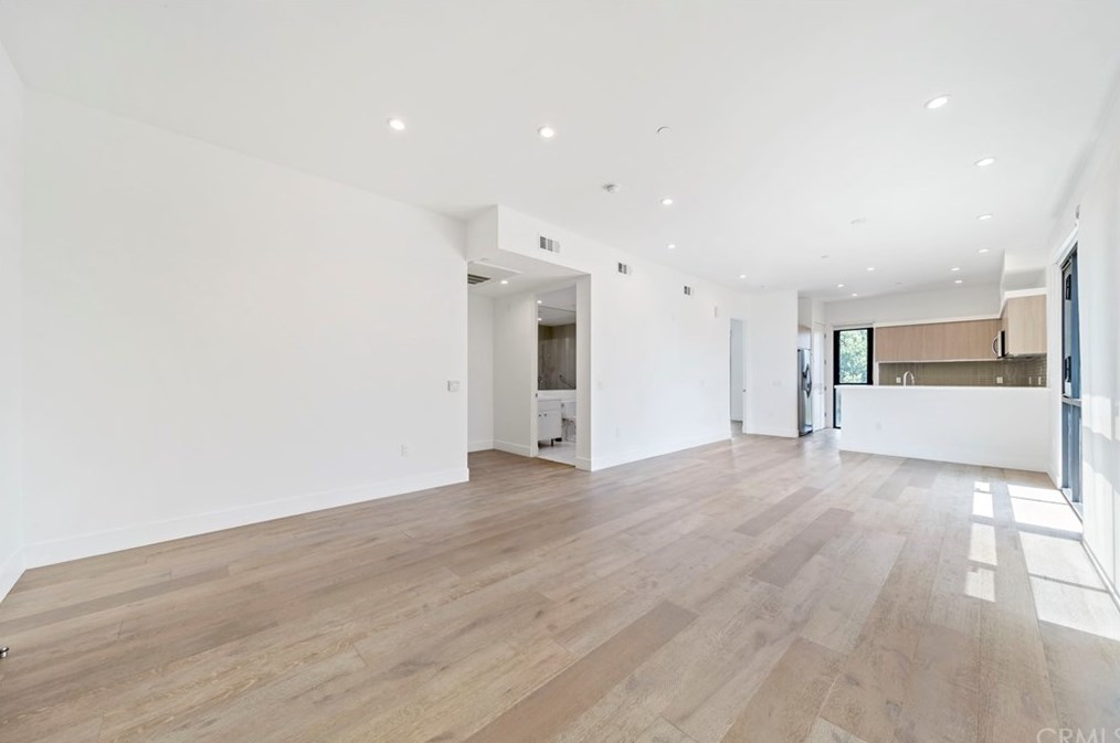 210 N Monterey St #409, Alhambra, CA 91801