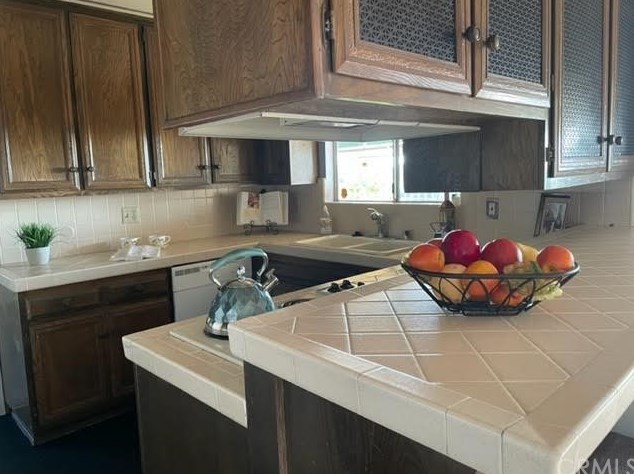 421 Del Sol Ln, Pomona, CA 91765-1418