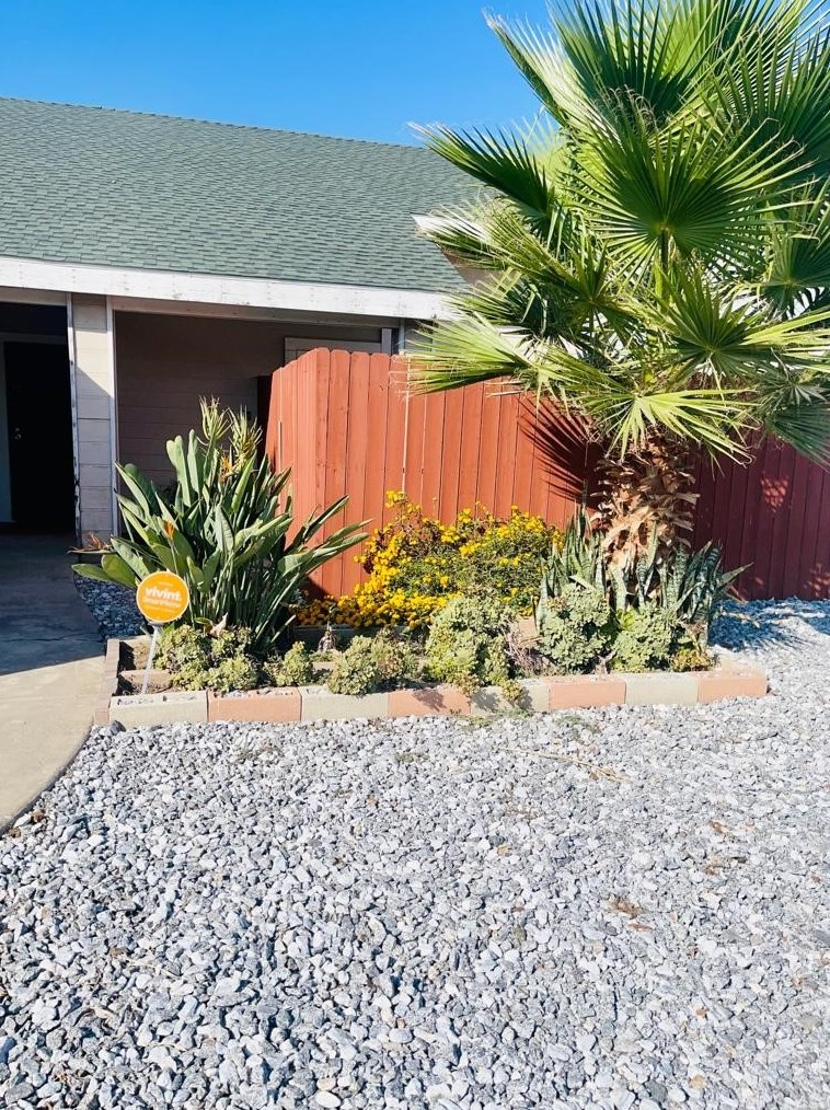 13774 Newcastle Ct, Fontana, CA 92335-0286