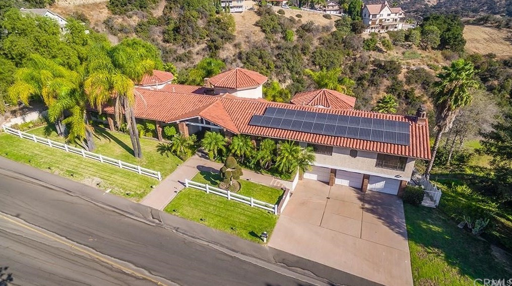 2664 Shady Ridge Ln, Pomona, CA 91765-3377