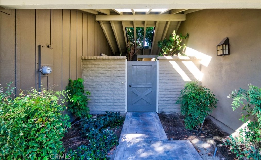 206 Wild Horse Dr, Palm Desert, CA 92211-3282