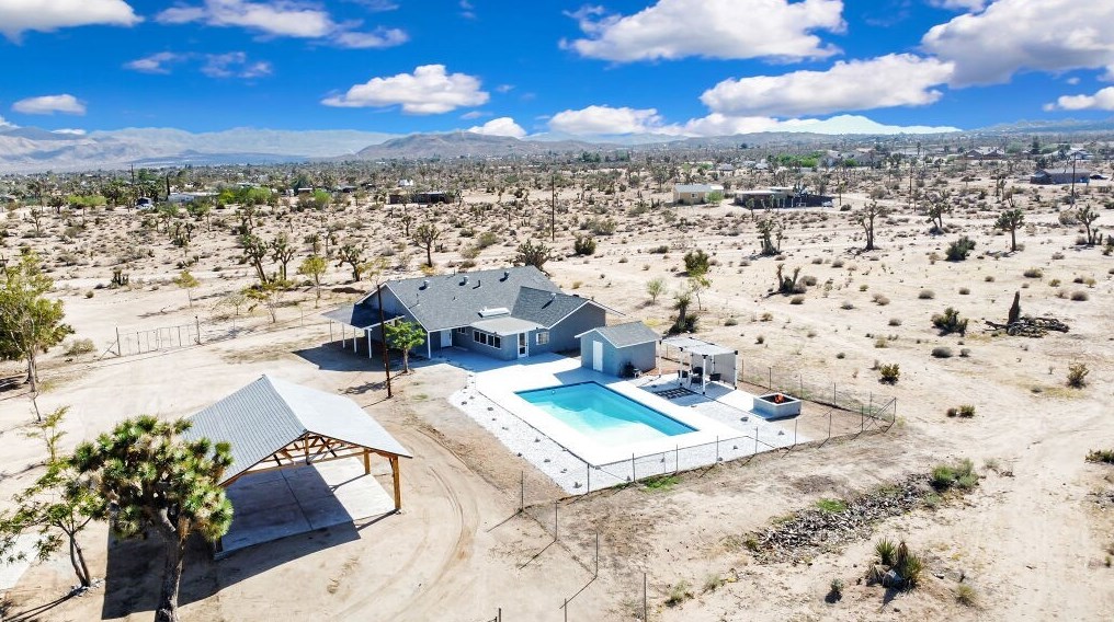 3634 El Dorado Ave, Yucca Valley CA  92284-9137 exterior