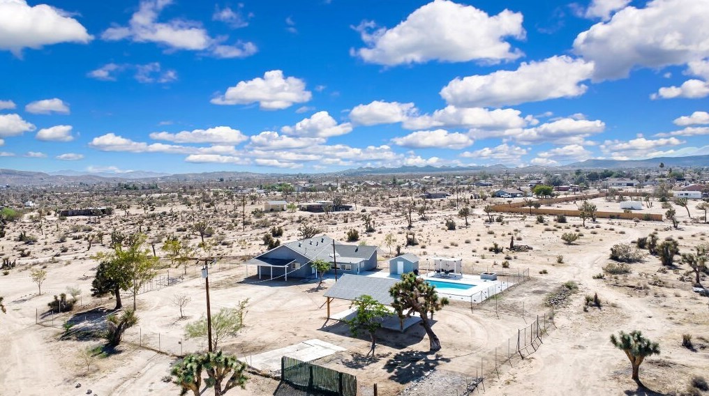 3634 El Dorado Ave, Yucca Valley CA  92284-9137 exterior