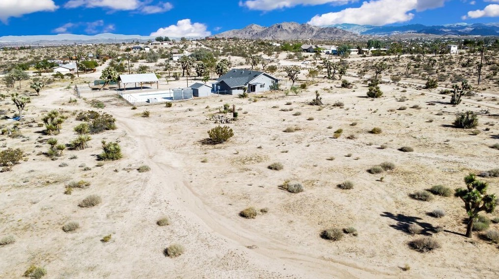 3634 El Dorado Ave, Yucca Valley CA  92284-9137 exterior