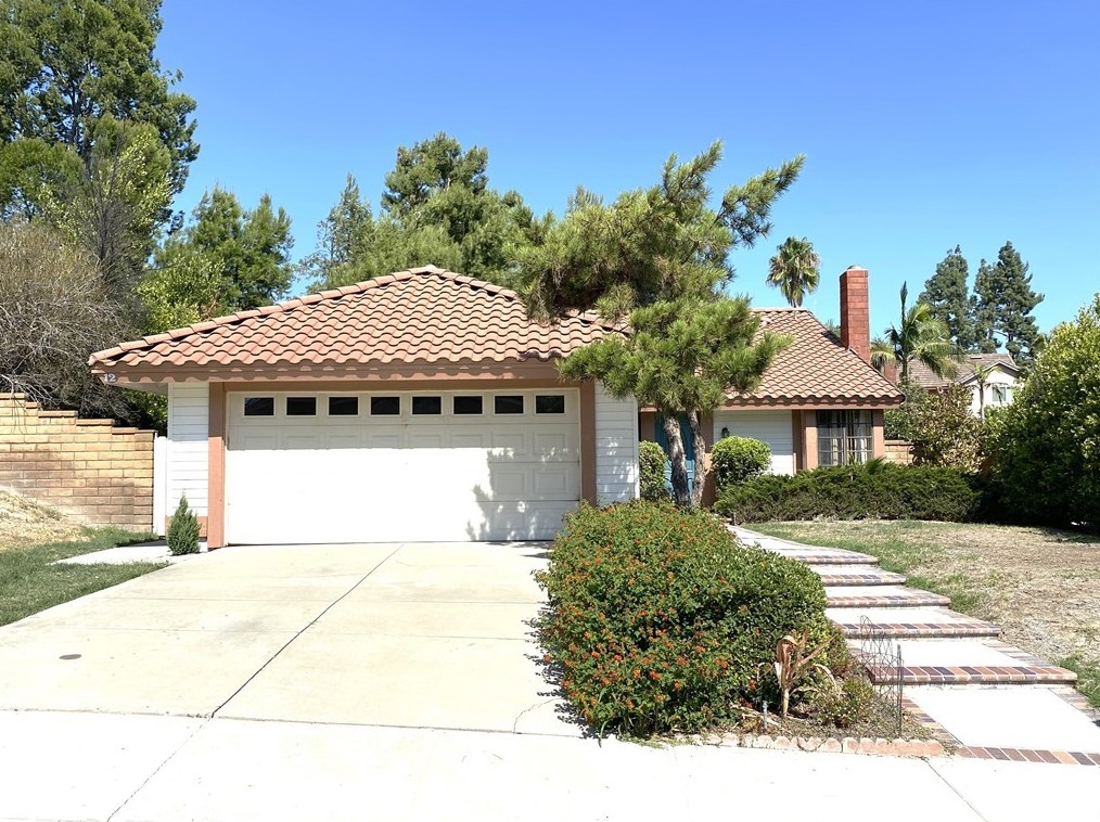 12 Cedarwood Dr, Pomona, CA 91766-4736