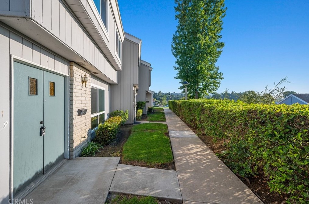 1019 Quiet Creek Ln, Pomona, CA 91765-2367