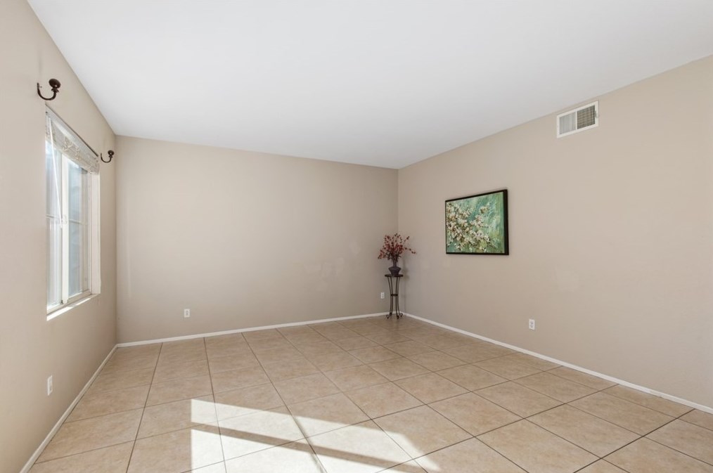 3284 Aster Ln, Perris, CA 92571