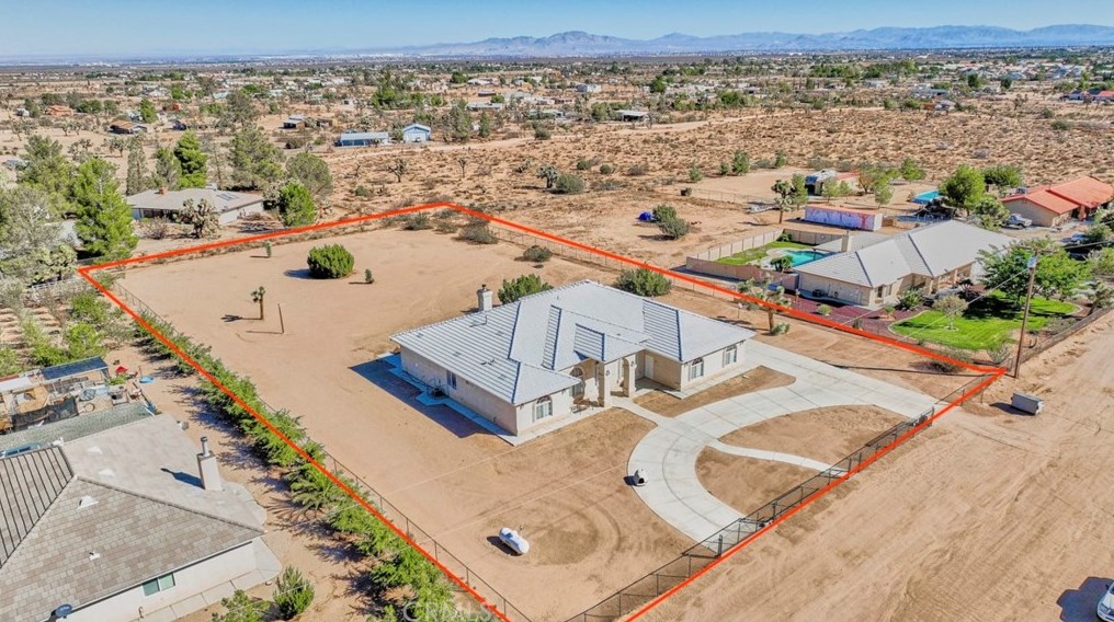 9328 Mono Rd, Phelan, CA