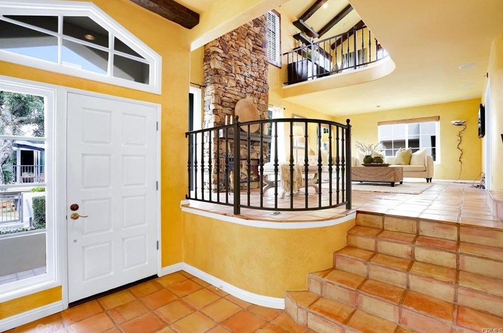 6031 Shadowbrook Cir, Huntington Beach, CA 92648