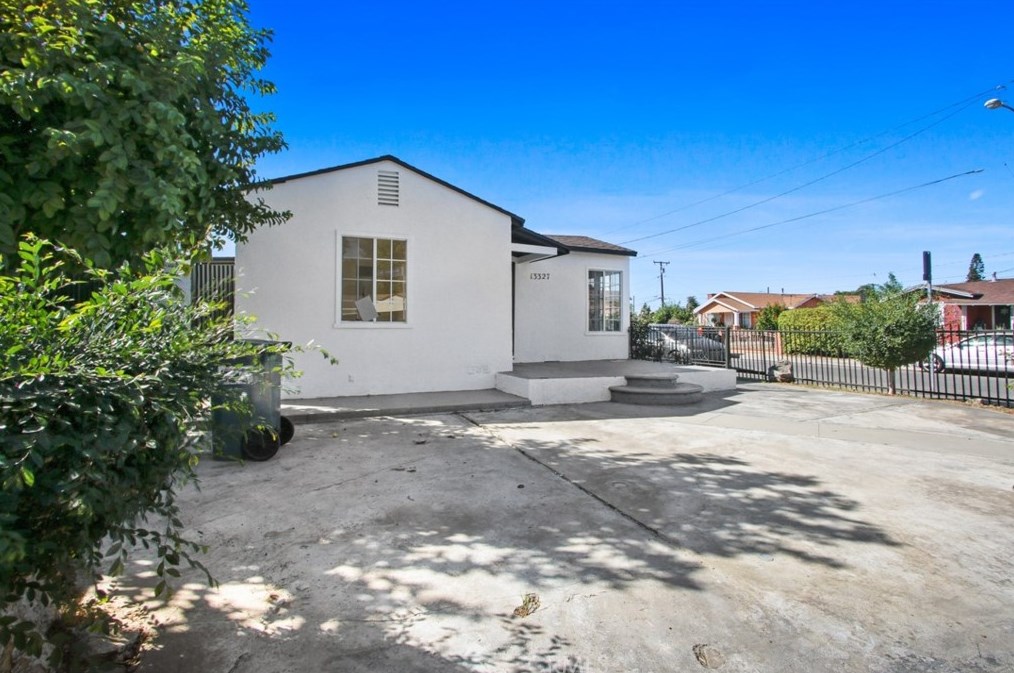 13327 S Oleander Ave, Compton, CA 90222