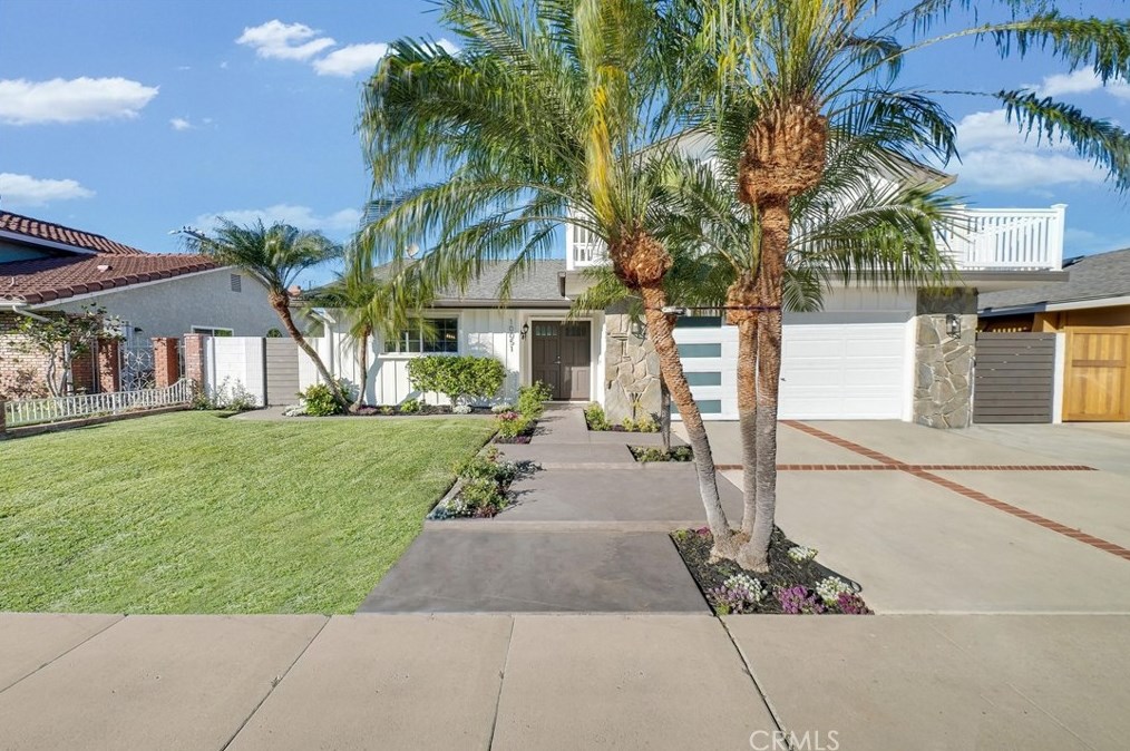 10051 Cutty Sark Dr, Huntington Beach, CA 92646-4301