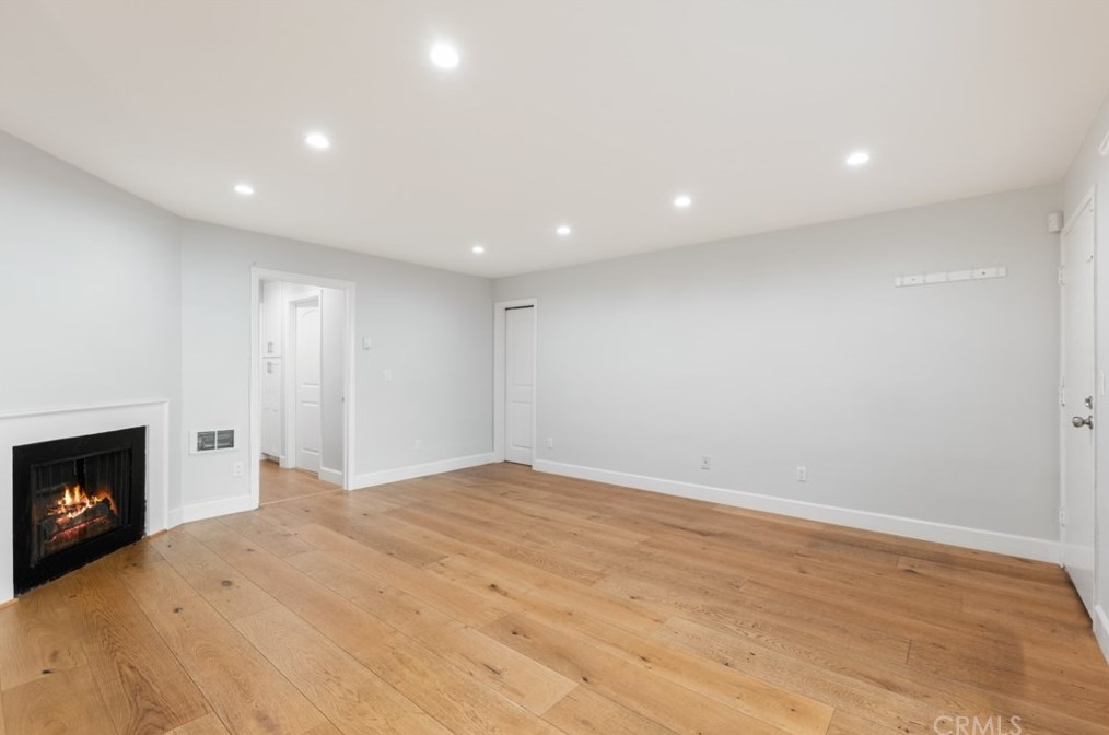 3219 Colorado Ave #2, Santa Monica, CA 90404
