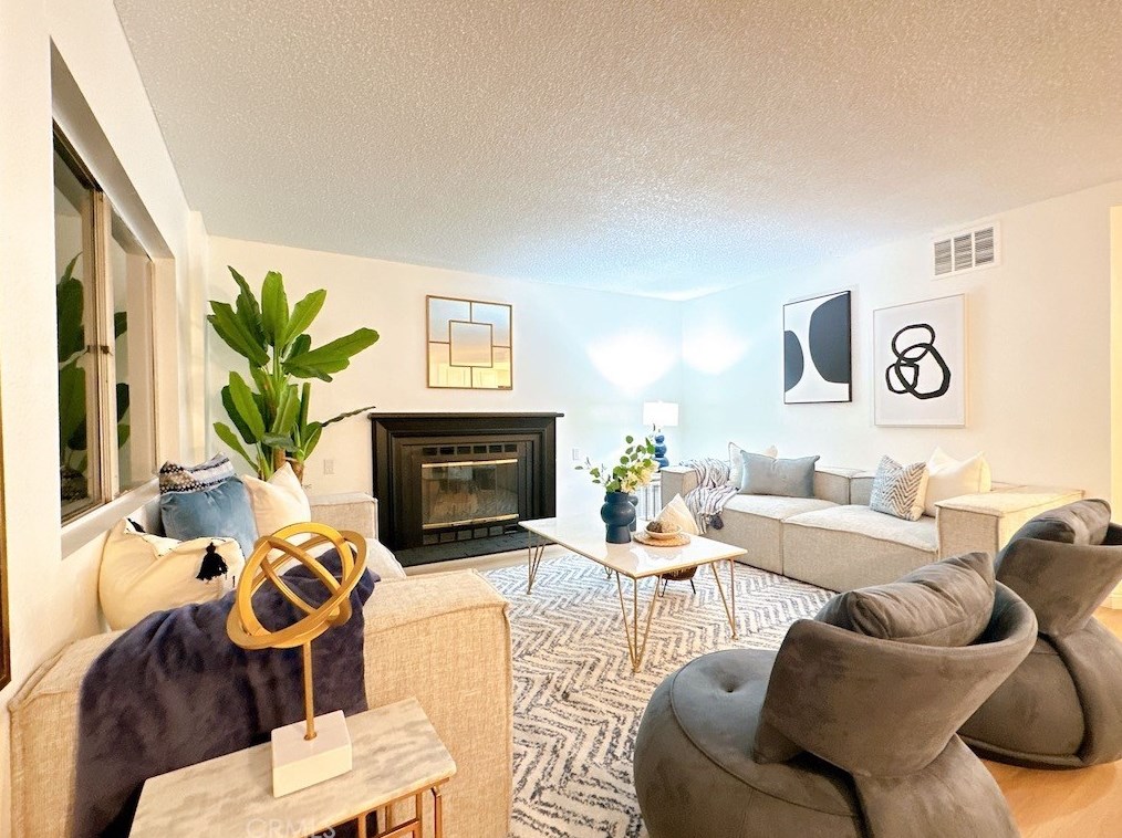 12235 Clover Rd, Los Angeles, CA 91331-1457