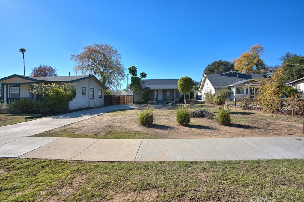 195 Roosevelt Ave, Pasadena, CA 91107-3627