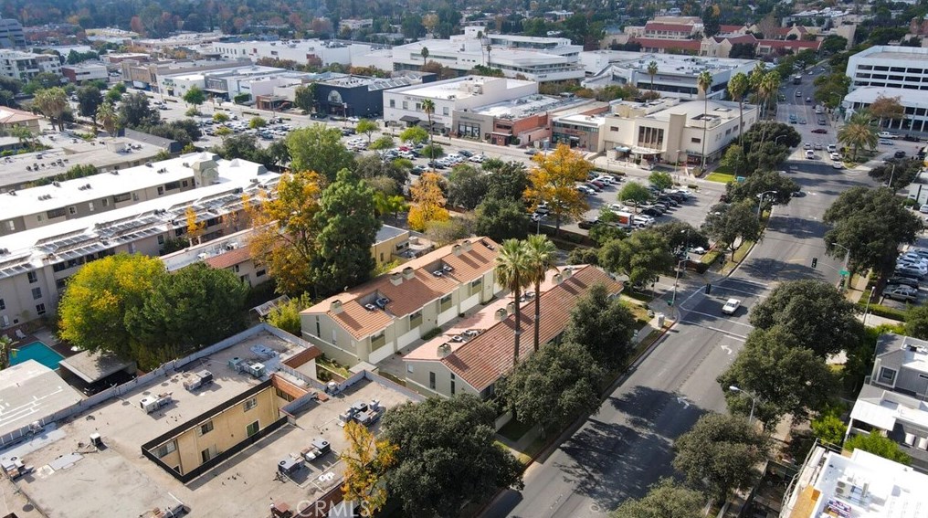 300 S Mentor Ave #10, Pasadena, CA 91106