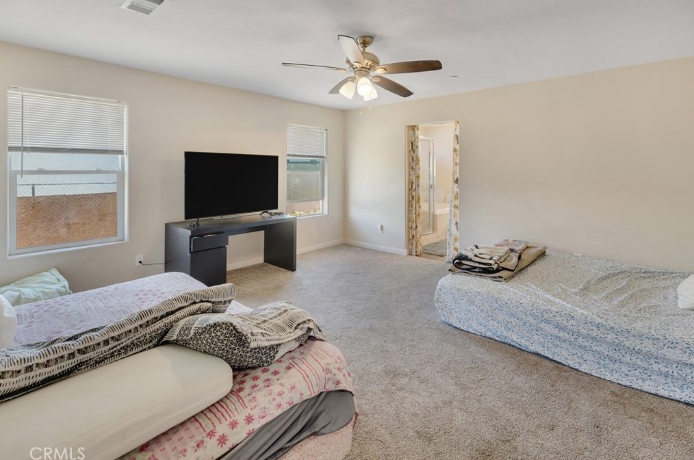 16515 Las Palmas St, Hesperia CA  92345-2114 exterior