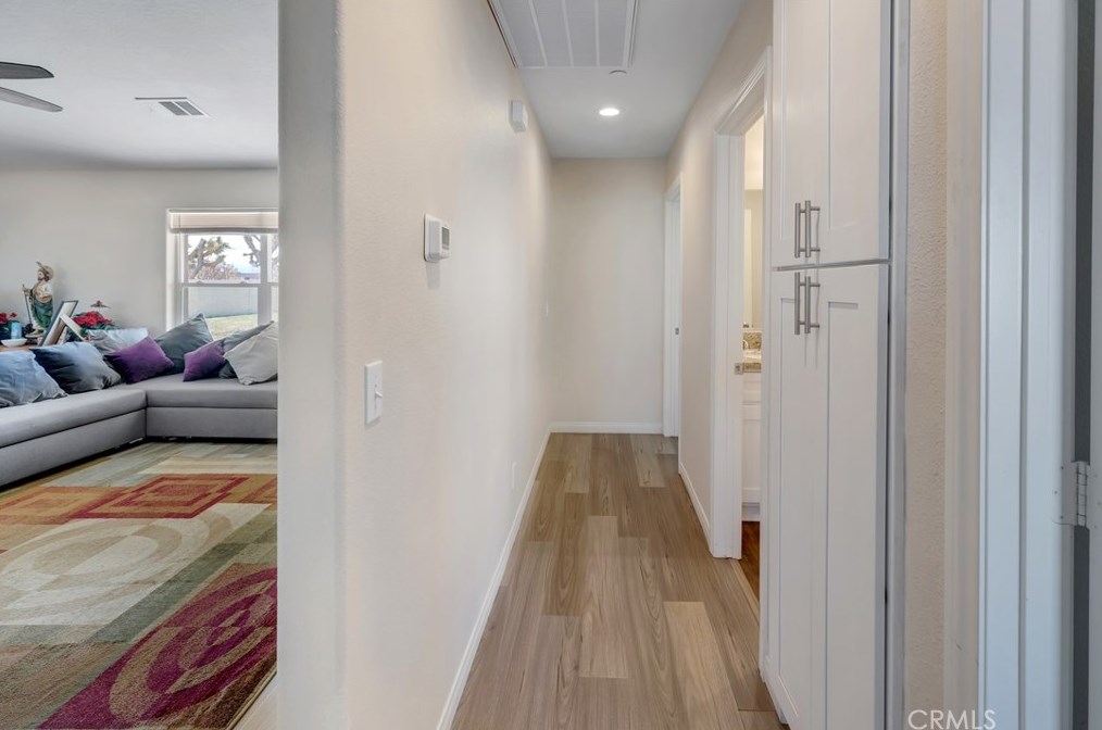 16515 Las Palmas St, Hesperia CA  92345-2114 exterior