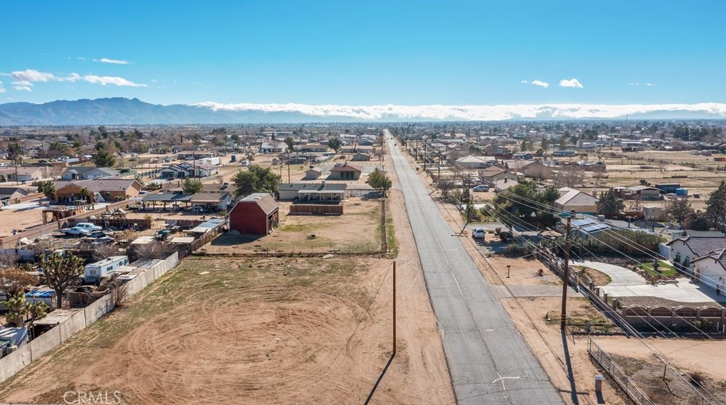 16515 Las Palmas St, Hesperia CA  92345-2114 exterior